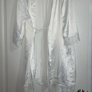 Bridal robe never worn